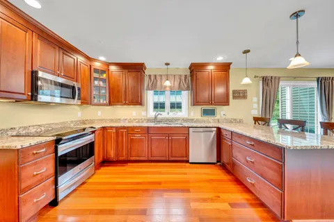 $1,000,000 | 7 Coopers Grove Road, Kingston, NH 03848