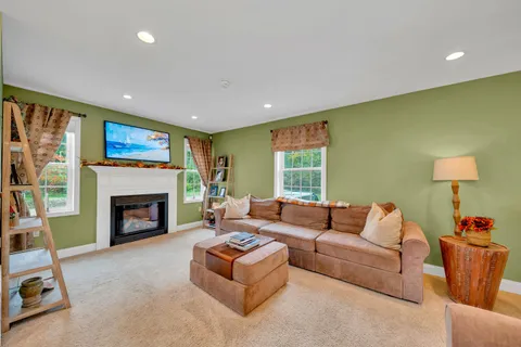 $1,000,000 | 7 Coopers Grove Road, Kingston, NH 03848