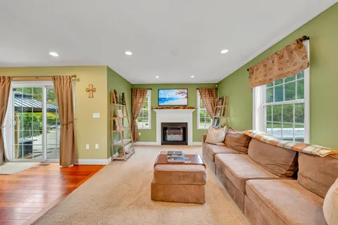 $1,000,000 | 7 Coopers Grove Road, Kingston, NH 03848