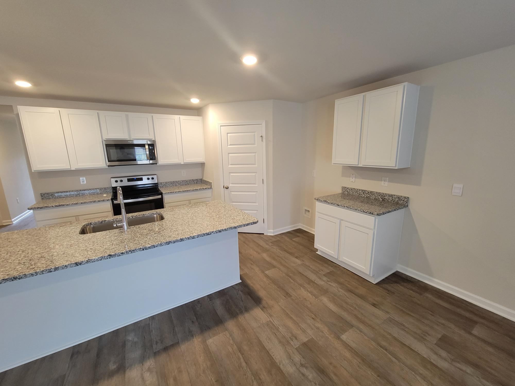 17099 REFLECTION Street Loxley, AL 36551 - Photo 10 of 29 Kitchen