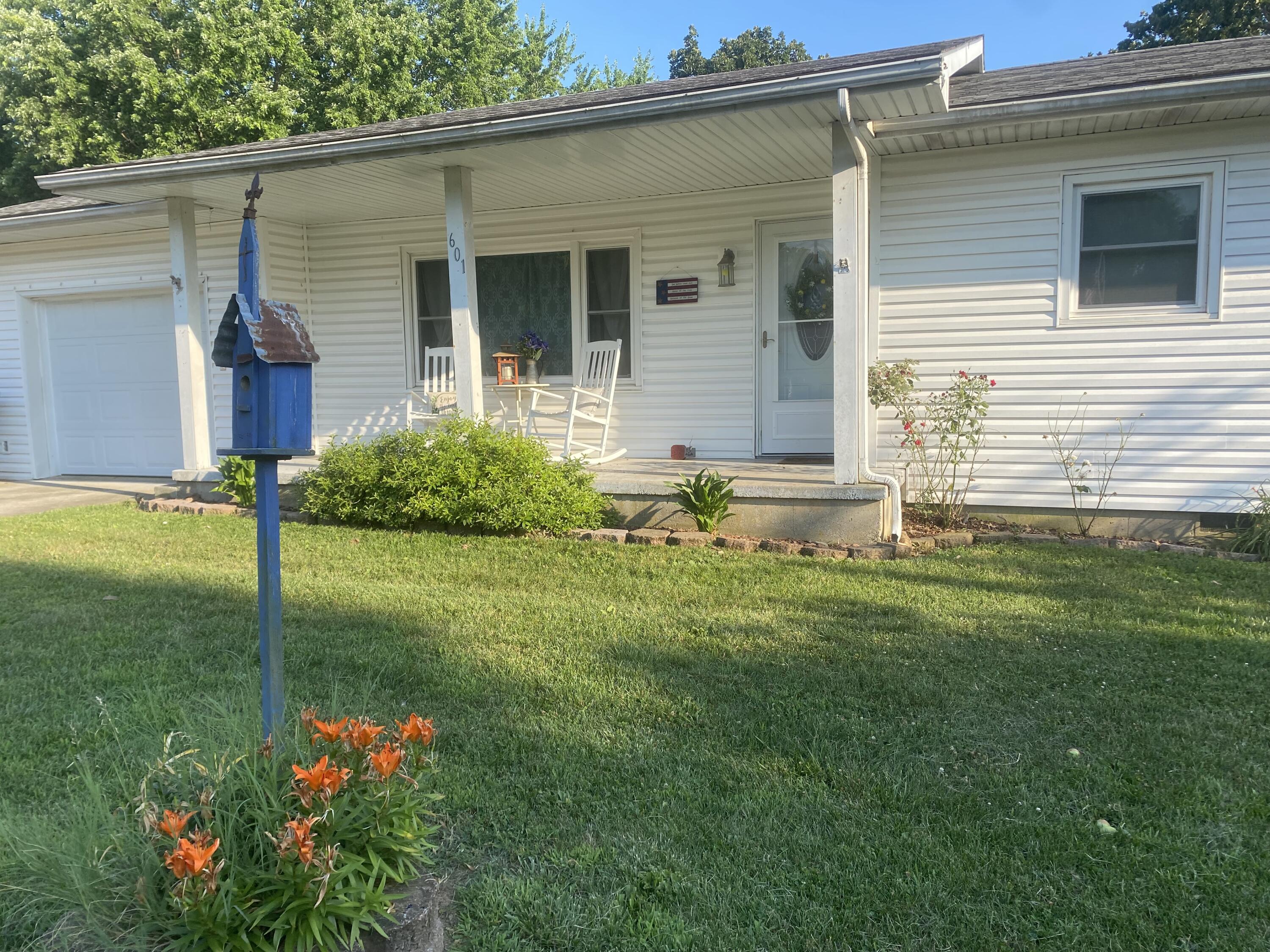 601 Ryan Street Monett, MO 65708 - Photo 1 of 1 601 Ryan St
