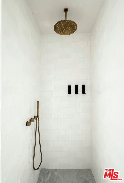 29500 Heathercliff Road, Unit 211 Malibu, CA 90265 - Photo 36 of 41