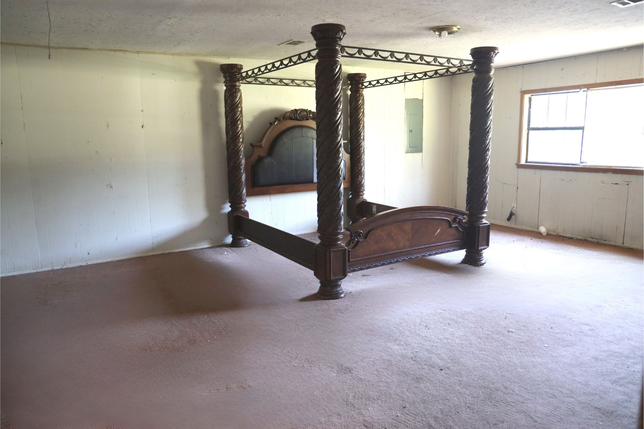 6680 Helbig Road Beaumont, TX 77708 - Photo 8 of 20 a view of living room