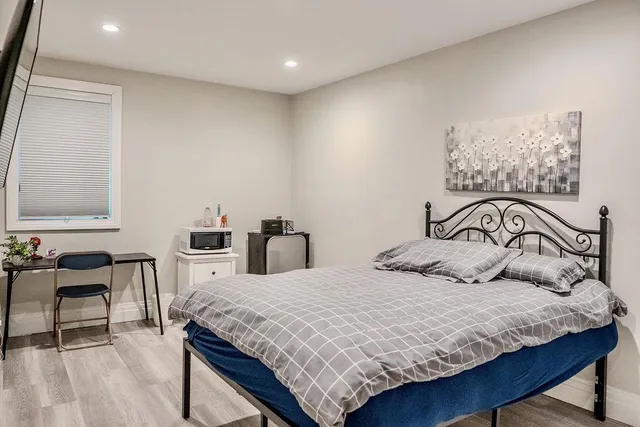 $3,750,000 | 8 Stuyvesant Place, Lawrence, NY 11559