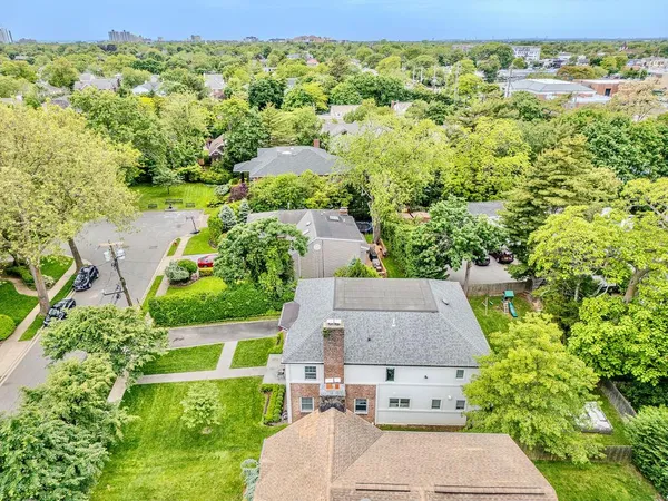$3,750,000 | 8 Stuyvesant Place, Lawrence, NY 11559