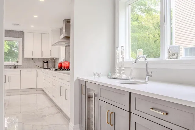 $3,750,000 | 8 Stuyvesant Place, Lawrence, NY 11559