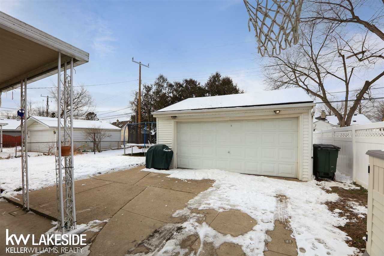 1480 Hampton Road Mount Clemens, MI 48043 - Photo 9 of 28 50033268-8.JPG