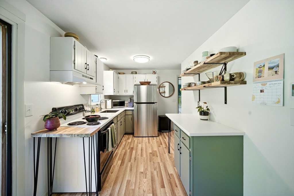 1007 Westhampton Road Northampton, MA 01062 - Photo 8 of 40
