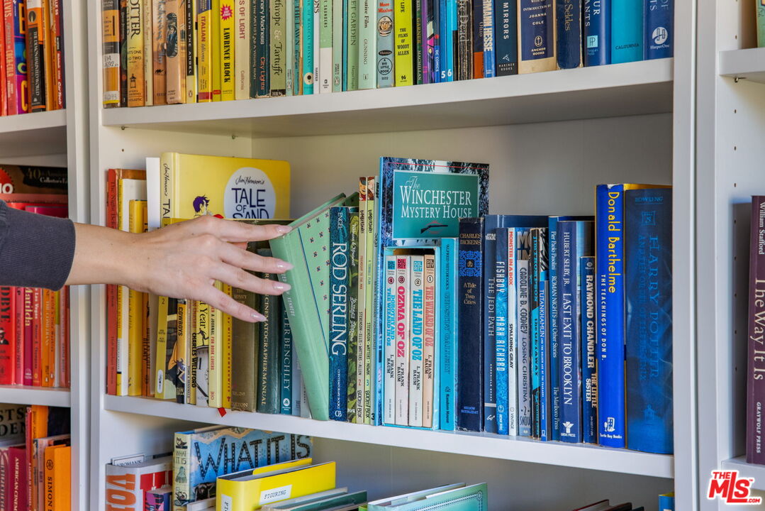 970 West Lehigh Street Altadena, CA 91001 - Photo 20 of 33 a view of a building with street