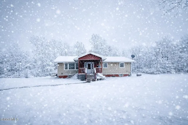 $270,000 | 81 Rathbunville Lane, Whitehall, NY 12887