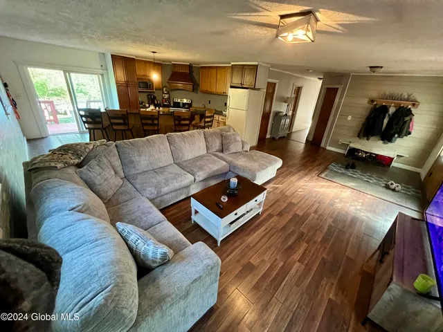 $270,000 | 81 Rathbunville Lane, Whitehall, NY 12887