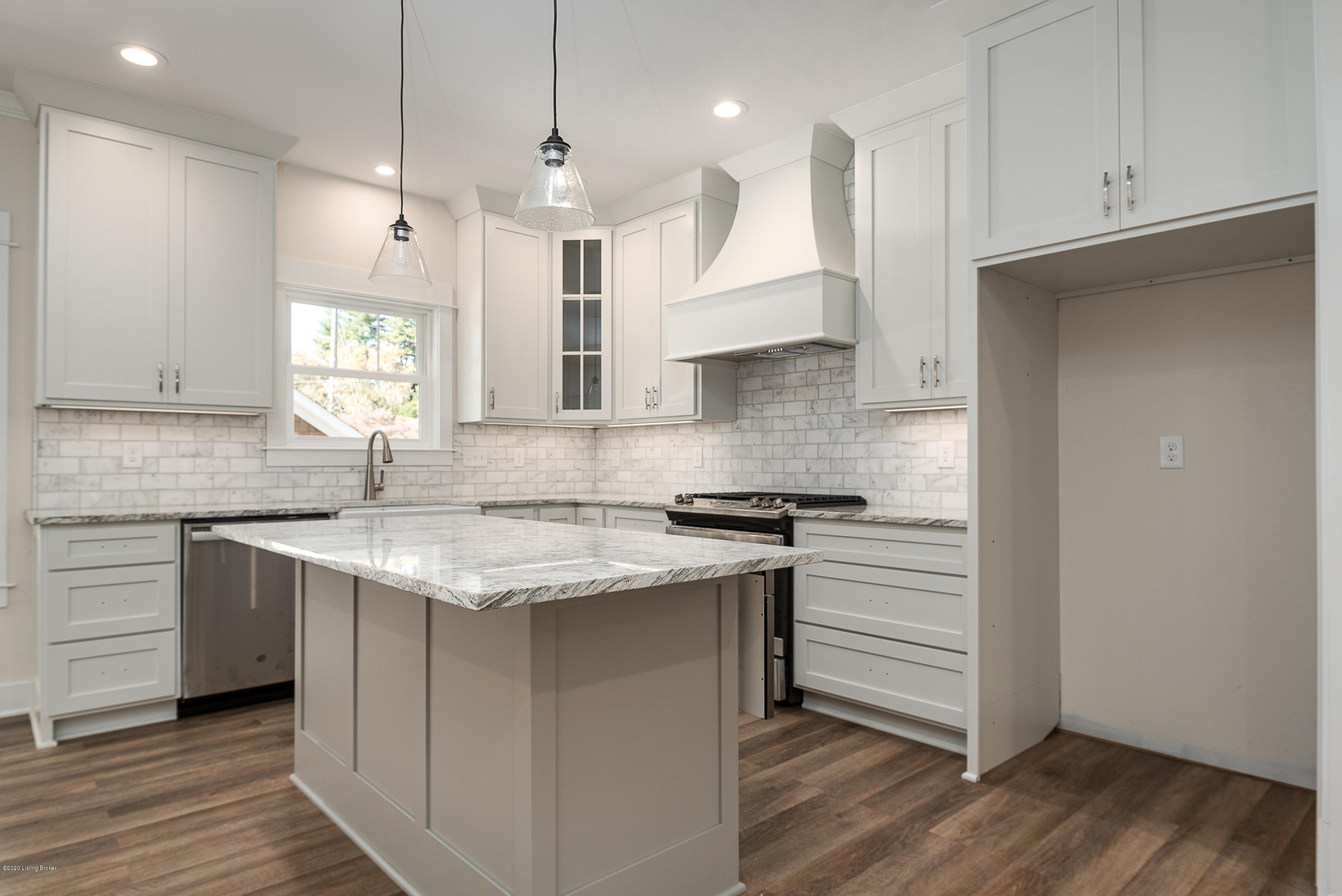 A Wood Kitchen 1