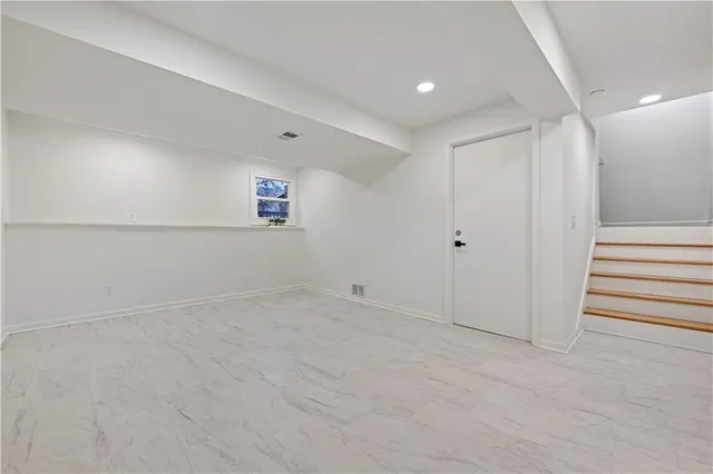 $399,999 | 9318 Greenway Lane, Lenexa, KS 66215