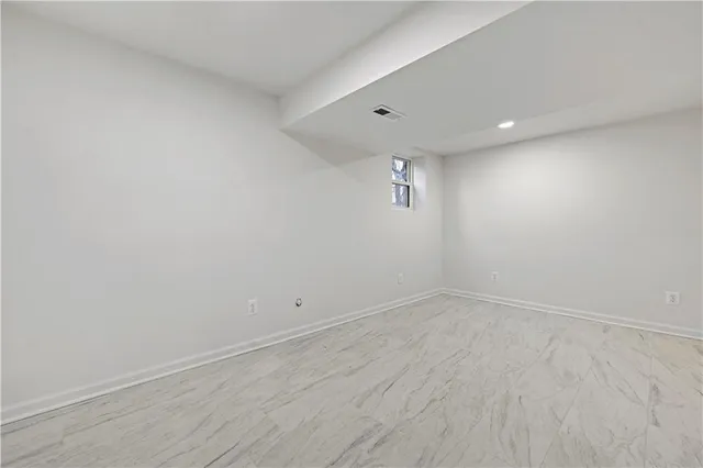 $399,999 | 9318 Greenway Lane, Lenexa, KS 66215