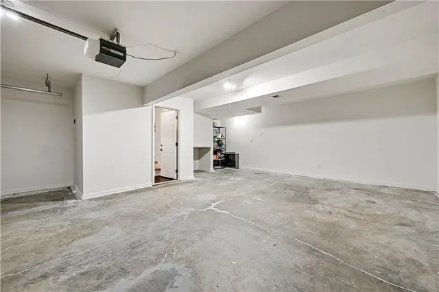 $415,000 | 9318 Greenway Lane, Lenexa, KS 66215