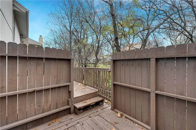 $399,999 | 9318 Greenway Lane, Lenexa, KS 66215