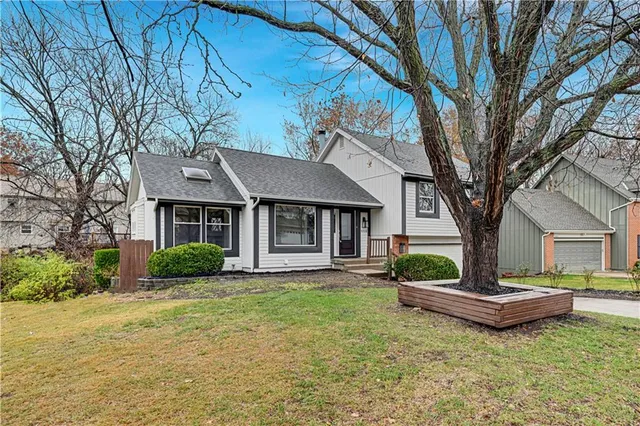 $415,000 | 9318 Greenway Lane, Lenexa, KS 66215