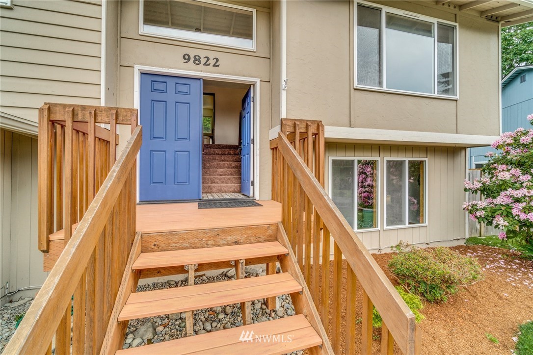 9822 Northeast 204th Place Bothell, WA 98011 - Photo 3 of 25 Gallery Image 3