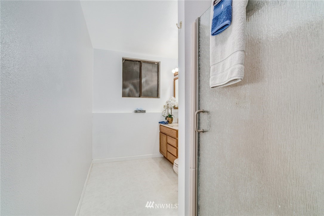 9822 Northeast 204th Place Bothell, WA 98011 - Photo 22 of 25 Gallery Image 22