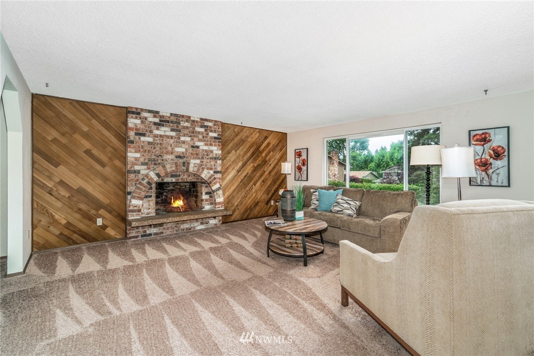 9822 Northeast 204th Place Bothell, WA 98011 - Photo 5 of 25 Gallery Image 5