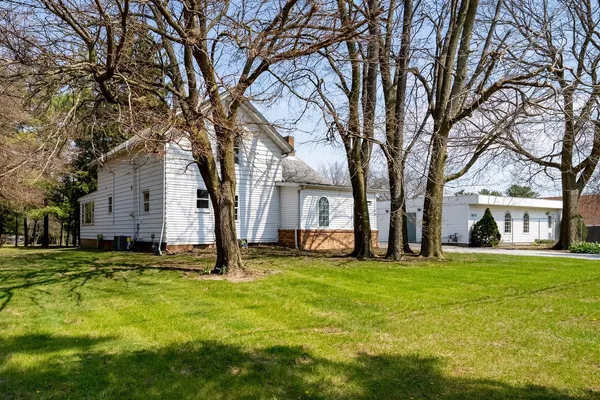 $295,000 | 1702 West Hovey Avenue, Normal, IL 61761