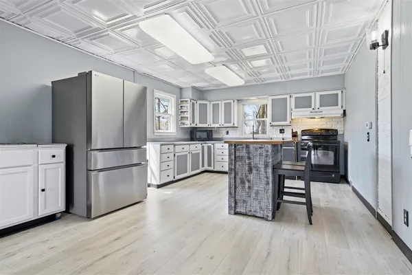 $295,000 | 1702 West Hovey Avenue, Normal, IL 61761