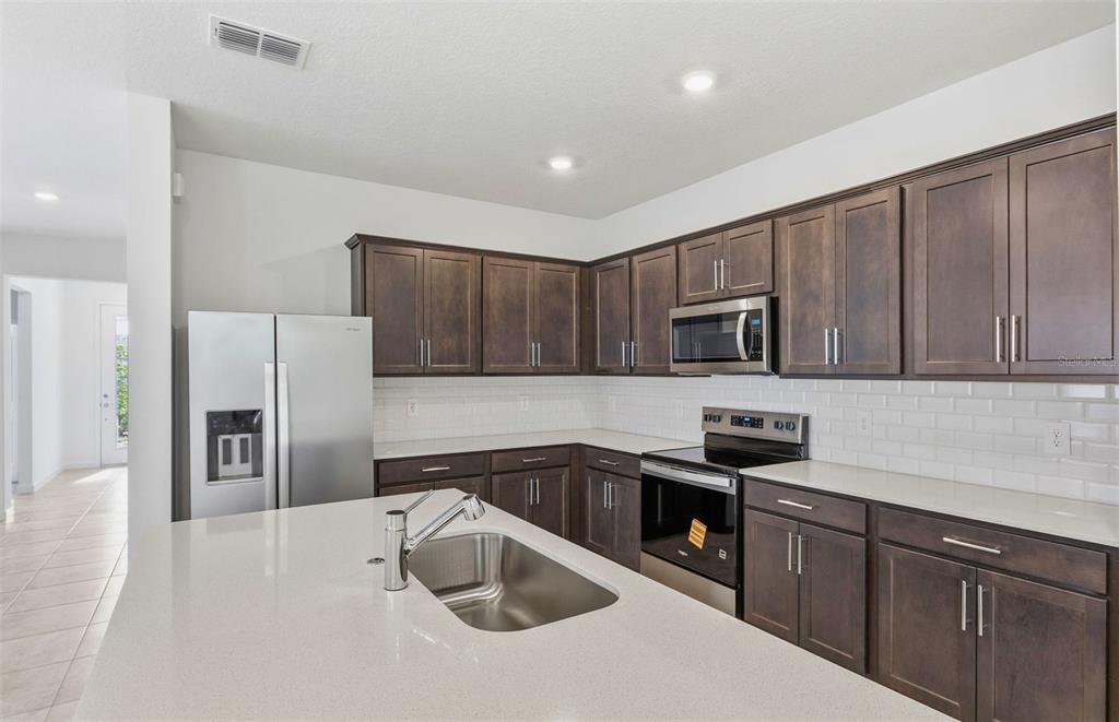 4039 Big Sky Drive Spring Hill, FL 34604 - Photo 3 of 20