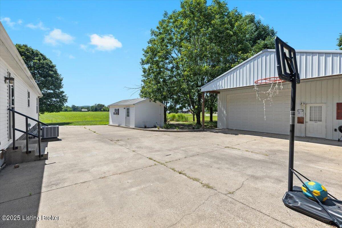 253 Dream Land Road Clarkson, KY 42726 - Photo 30 of 44 33-253 Dream Land Rd-33