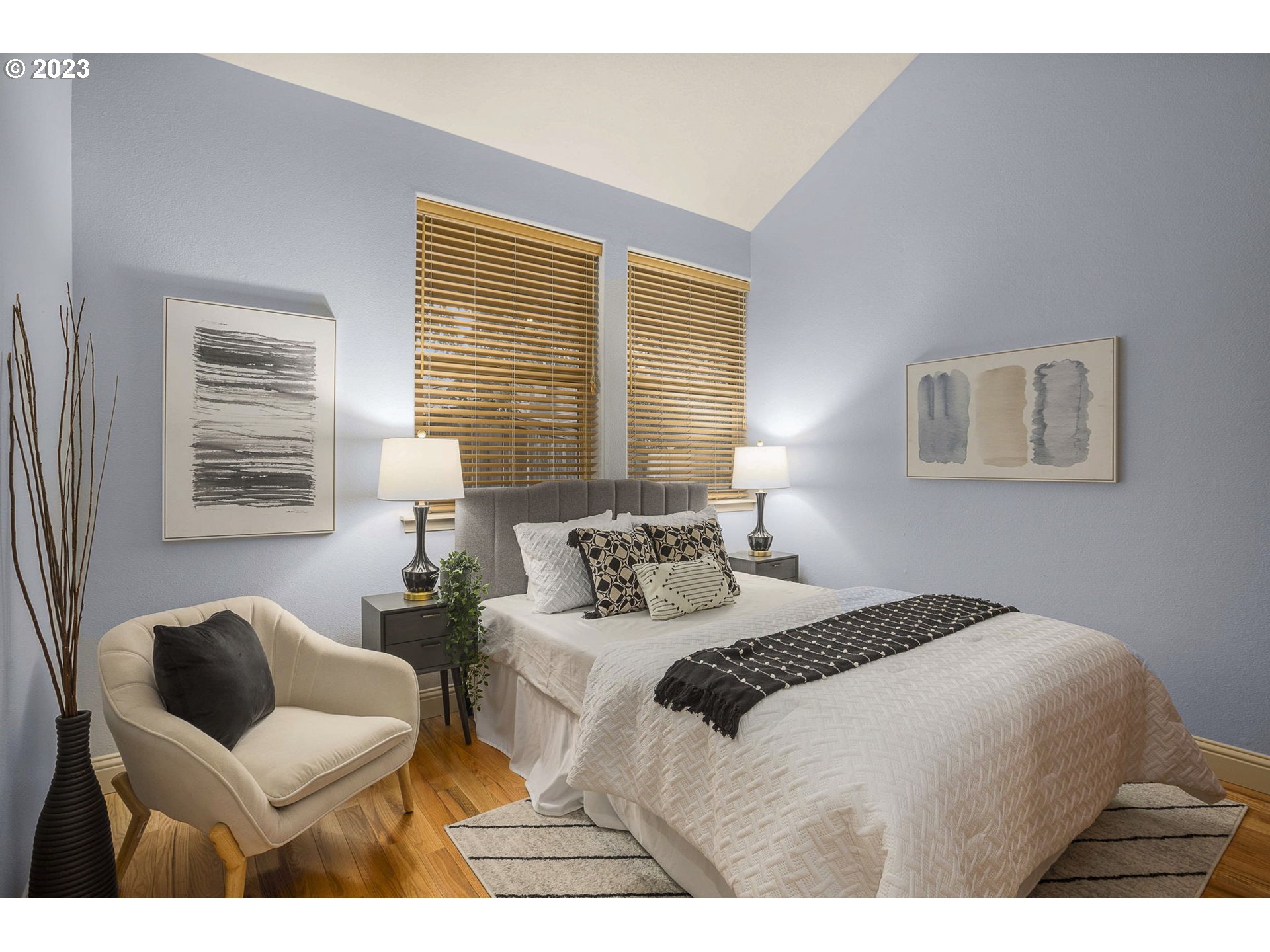 5223 Southwest View Point Terrace, Unit 2 Portland, OR 97239 - Photo 11 of 23 Gallery Image 11