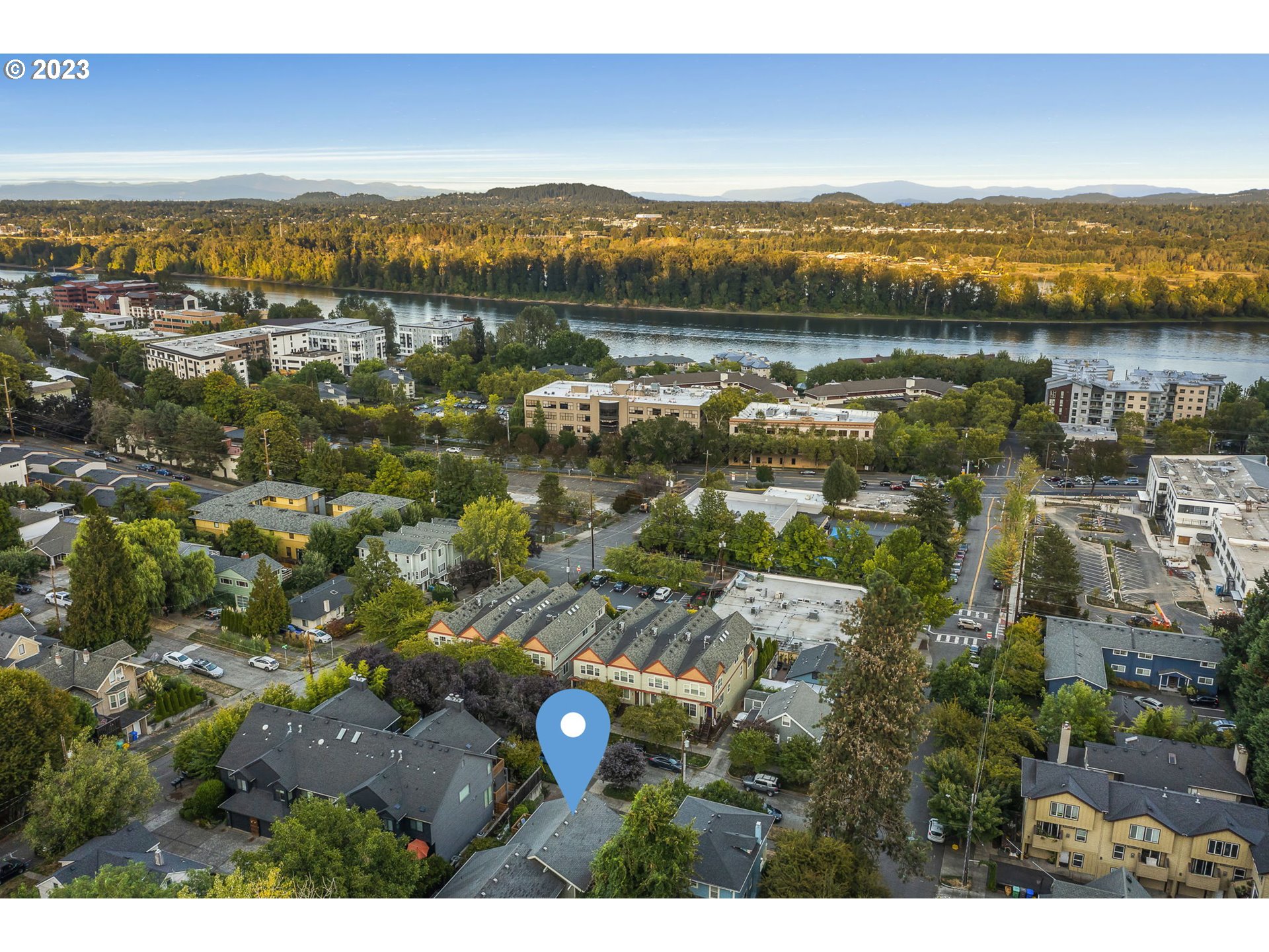 5223 Southwest View Point Terrace, Unit 2 Portland, OR 97239 - Photo 20 of 23 Gallery Image 20