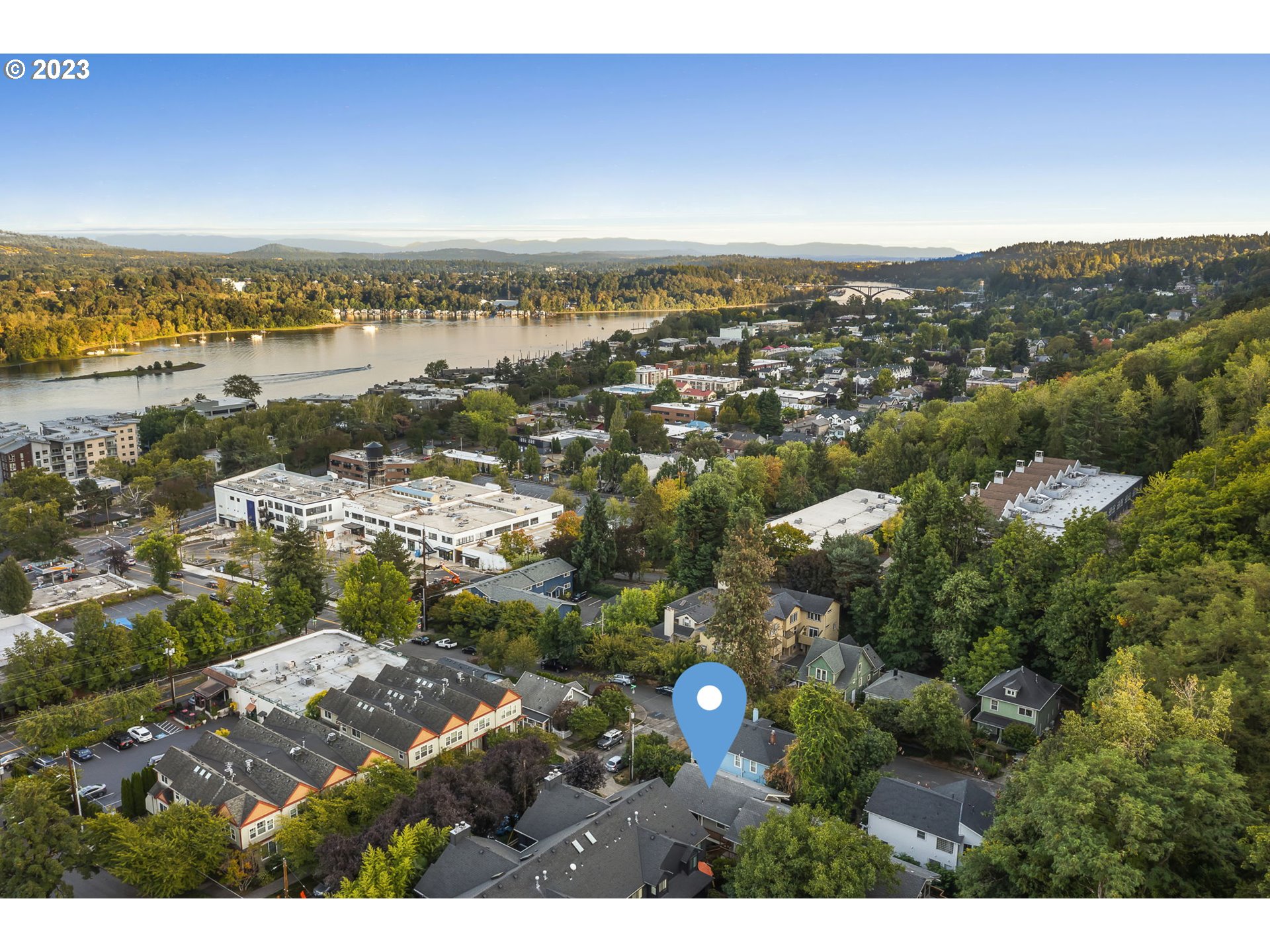 5223 Southwest View Point Terrace, Unit 2 Portland, OR 97239 - Photo 21 of 23 Gallery Image 21