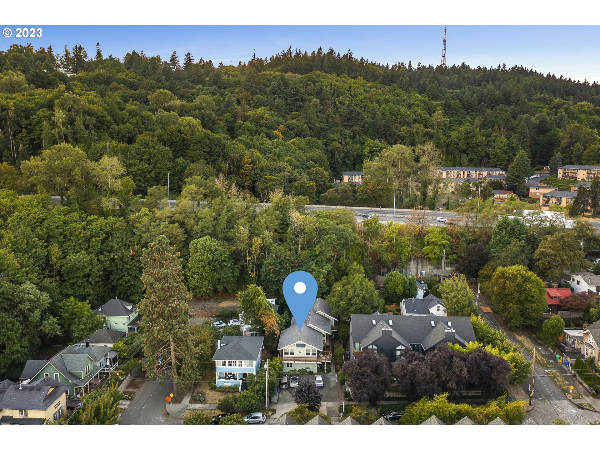 5223 Southwest View Point Terrace, Unit 2 Portland, OR 97239 - Photo 22 of 23 Gallery Image 22