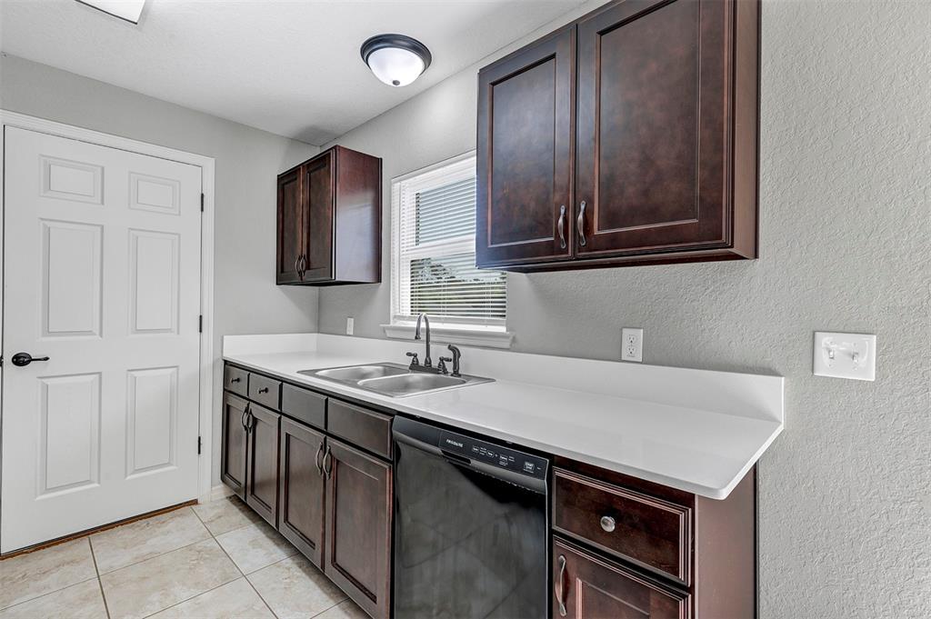 7 Locust Loop Circle Ocala, FL 34472 - Photo 13 of 36