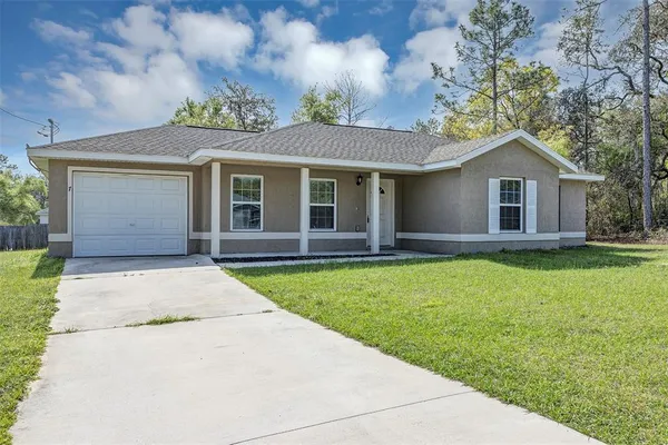 $1,600 | 7 Locust Loop Circle, Ocala, FL 34472