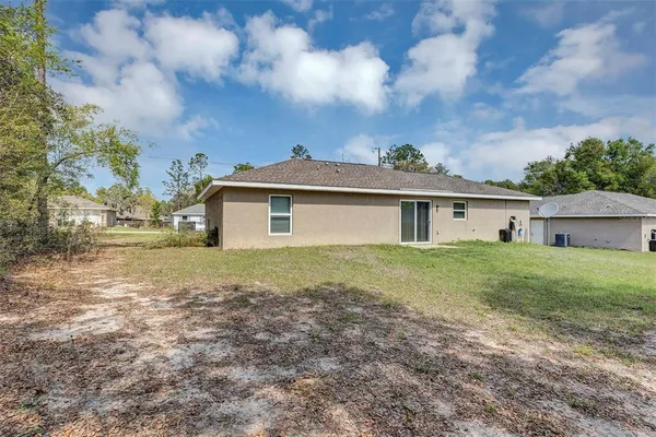 $1,600 | 7 Locust Loop Circle, Ocala, FL 34472