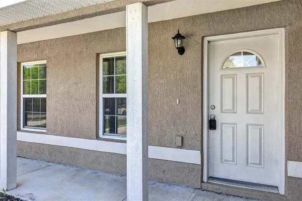 $1,600 | 7 Locust Loop Circle, Ocala, FL 34472