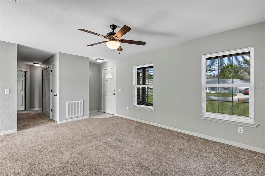 7 Locust Loop Circle Ocala, FL 34472 - Photo 6 of 36