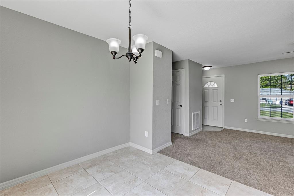 7 Locust Loop Circle Ocala, FL 34472 - Photo 10 of 36