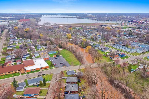 $274,900 | 608 Knight Avenue, Neenah, WI 54956
