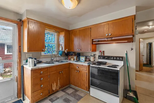 $274,900 | 608 Knight Avenue, Neenah, WI 54956