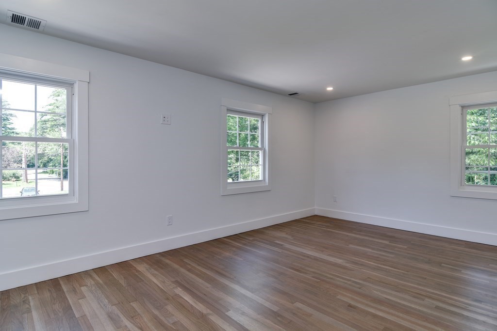 20 Woodridge Road Dover, MA 02030 - Photo 11 of 30 Gallery Image 11