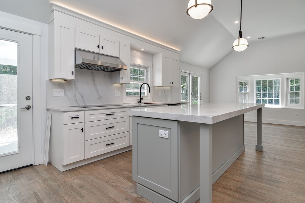 20 Woodridge Road Dover, MA 02030 - Photo 4 of 30 Gallery Image 4