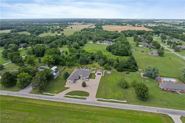 $495,000 | 1702 Cedar Ridge Road, Parsons, KS 67357