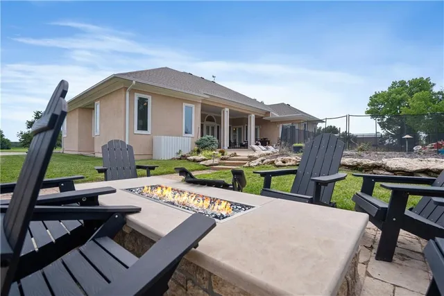 $495,000 | 1702 Cedar Ridge Road, Parsons, KS 67357