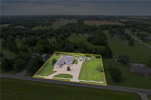 $495,000 | 1702 Cedar Ridge Road, Parsons, KS 67357