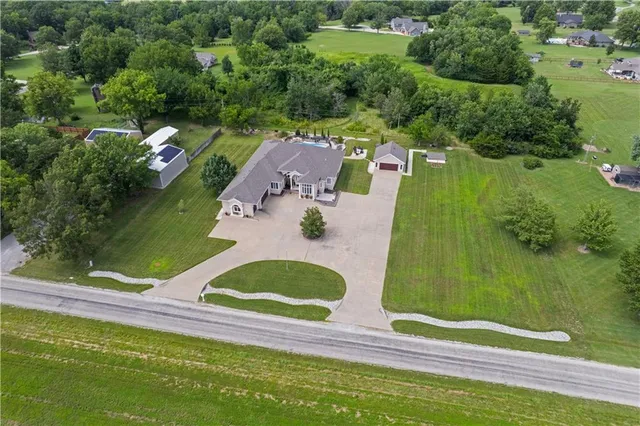 $495,000 | 1702 Cedar Ridge Road, Parsons, KS 67357