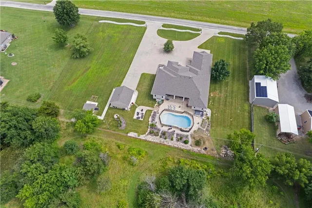 $495,000 | 1702 Cedar Ridge Road, Parsons, KS 67357