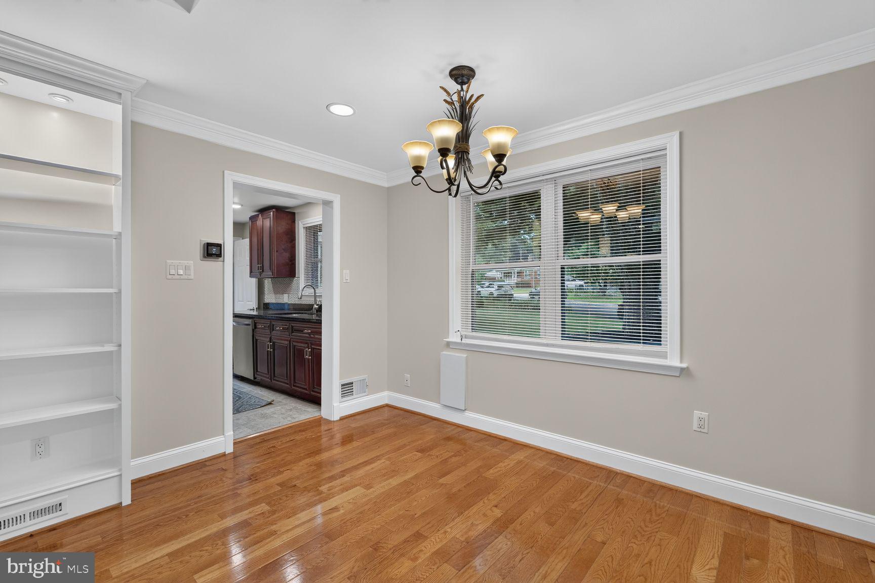 1813 Florin Street Silver Spring, MD 20902 - Photo 4 of 22 DINING AREA