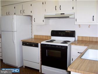 504 Salsbury Road Cherry Hill, NJ 08034 - Photo 5 of 12 Kitchen