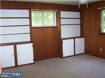 504 Salsbury Road Cherry Hill, NJ 08034 - Photo 7 of 12 Family Room